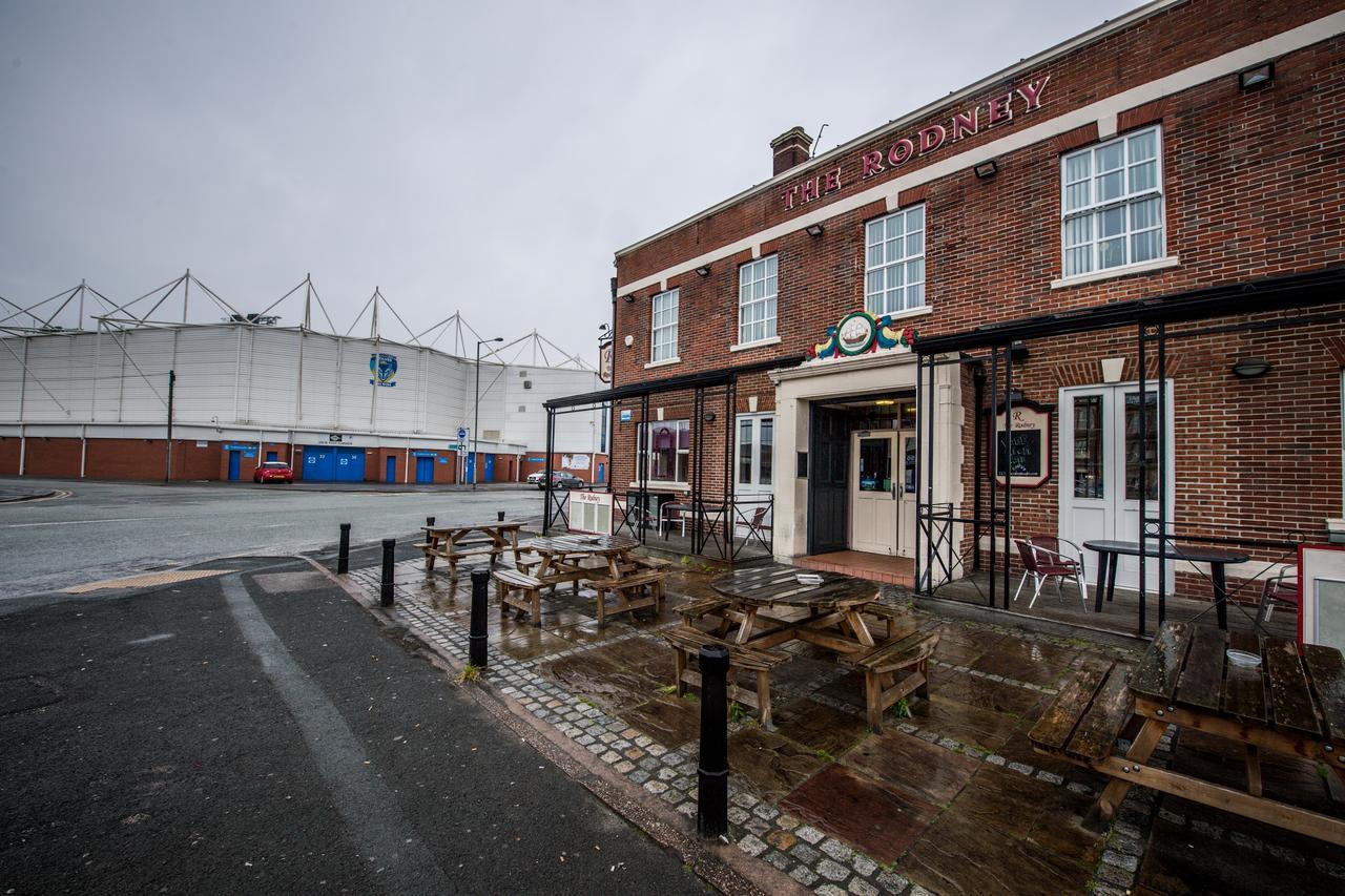 The Rodney Hotel Warrington Exterior photo